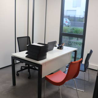 Bureau privé 10 m² 1 poste Coworking Rue Maryse Bastié Igny 91430 - photo 2